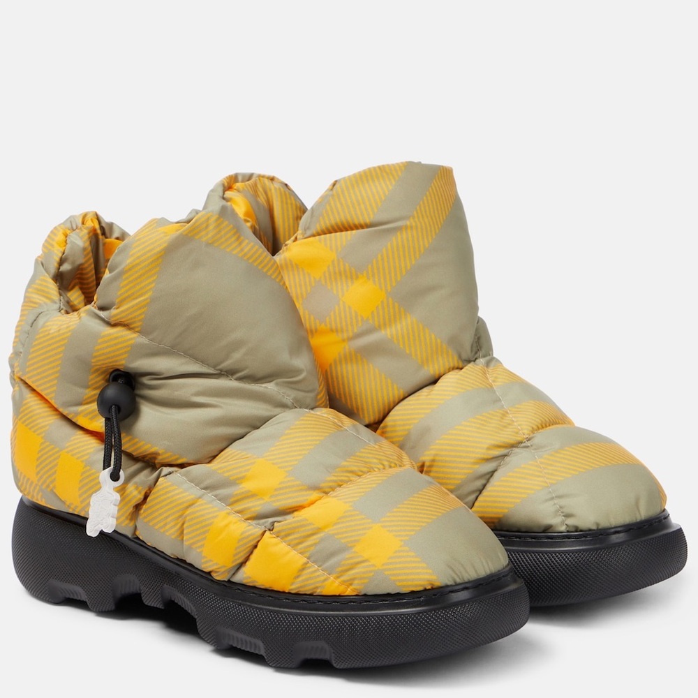 Burberry Women’s Chucky Check Puffer Boots ‼️Sharing Only‼️